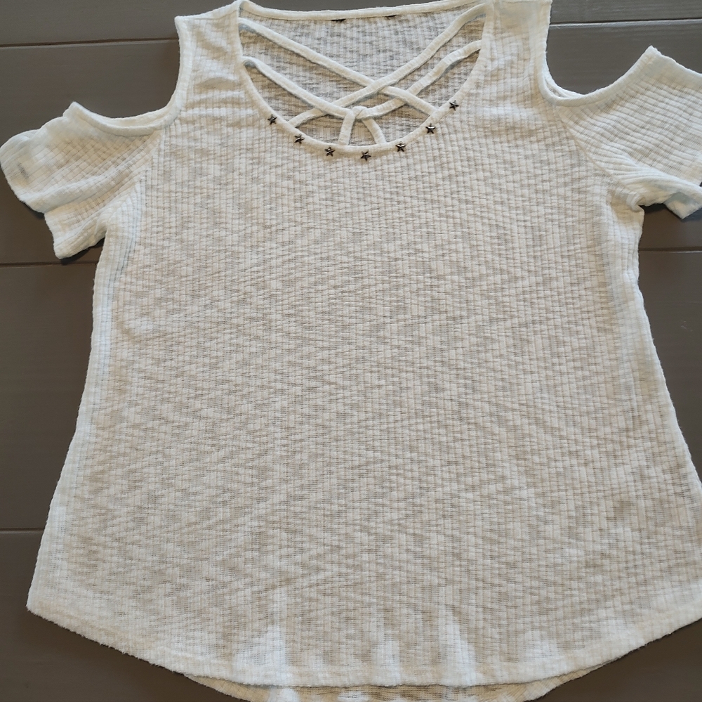 Ladies white knit naked shoulder top short sleeve